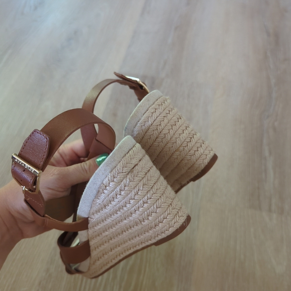 NEW COLE HAAN Crystal Wedge Strappy Leather Sandals, Honey Sz8 - Picture 4 of 6